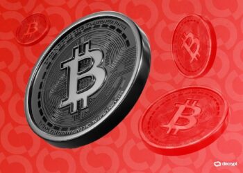 Bitcoin, Ethereum and Dogecoin Slide as Crypto Liquidations Top $900 Million