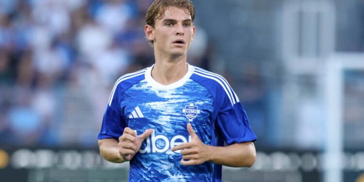 Tottenham, offerta sui 50 milioni per Nico Paz. Non c’è ancora l’ok del Como e del giocatore
