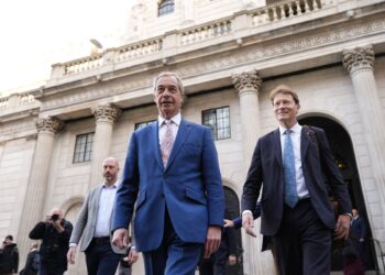 Farage presses Bank governor on cryptocurrency and quantitative easing