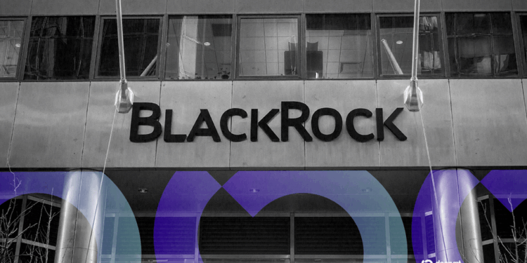 SEC Punts on BlackRock Ethereum ETF Staking, Franklin XRP and Solana Fund Decisions