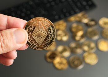 investingLive Crypto Market Pulse: Ethereum Leads While Bitcoin Holds the Range