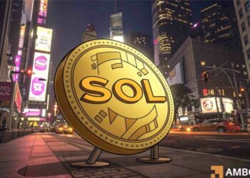 Whale buys $8.4M Solana (SOL) but chart signals reversal