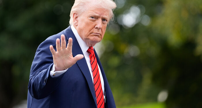 Bitcoin, a cryptocurrency market leader, is falling sharply on the 10th (local time) due to rising t..