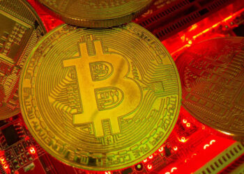 Bitcoin price forecast: BTC crashes today to $101K: Bitcoin price crashes hard today as panic selling grips crypto markets — Why is BTC falling sharply – Experts see Bitcoin price prediction at $92,000 next