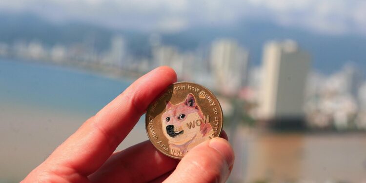 Analyst Shares Worst-Case Scenario For Dogecoin This Cycle