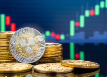 XRP Price To $10, Solana To $600, And Dogecoin At $0.75? Analyst Reveals When