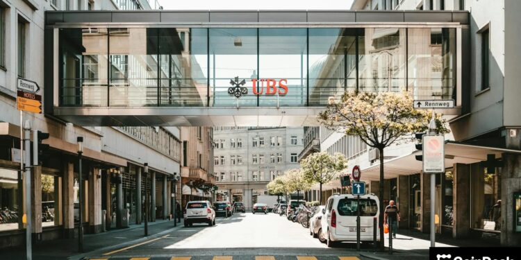 UBS, Chainlink Execute First Onchain Tokenized Fund Redemption in $100T Market