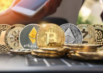 Weekly Bitcoin and Altcoin Report Released as December Starts with a Decline! XRP and Solana Purchases Accelerate, with a Surprise Altcoin Selling Big!