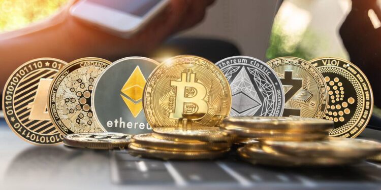 Weekly Bitcoin and Altcoin Report Released as December Starts with a Decline! XRP and Solana Purchases Accelerate, with a Surprise Altcoin Selling Big!