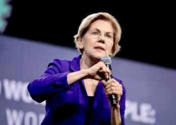 Elizabeth Warren Calls for New National Security Probe Into PancakeSwap and Trump-Linked Crypto