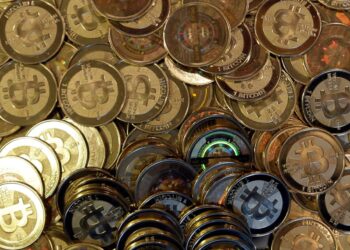 Bitcoin dips below $85,000 | AP News