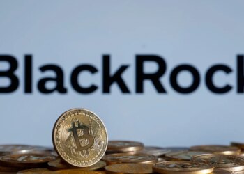 Bitcoin, Ethereum ETFs See Over $500M Outflows While XRP And Solana Funds Buck The Sell-Off