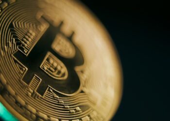 Analysts Flag Bearish Patterns While Bitcoin Hovers in $86,000-$100,000 Range