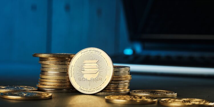 Solana Faces Key $118 Test as ETF Flows Show Selective Rotation