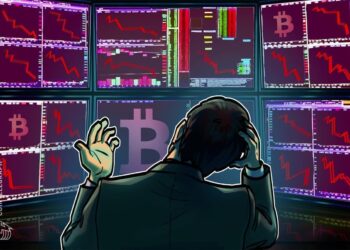 Bitcoin Pro Traders Buy Dips, While Also Expecting More Downside