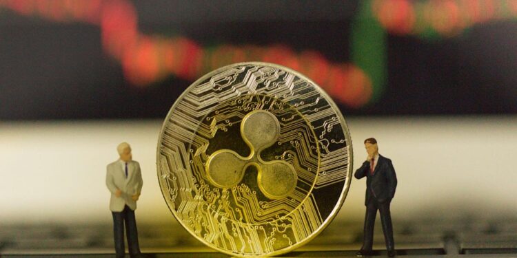 John Bollinger Says XRP Pattern “Weaker” Than Bitcoin as Peter Brandt Urges Caution Despite 30% Rally