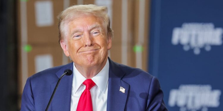 Billionaire Donald Trump Raked in a Fortune as His Investors Lost Out in 2025