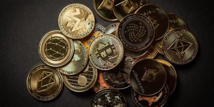 Bitcoin Stuck Around $90,000, Ethereum, XRP, Dogecoin Reverse Losses