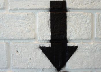 Asia-session sell-off drags bitcoin, altcoins lower