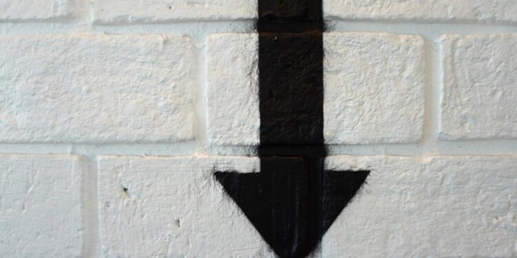 Asia-session sell-off drags bitcoin, altcoins lower