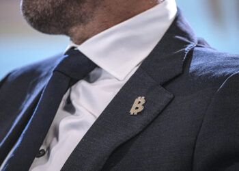 As some tech stocks tumble, cryptocurrency goes over a cliff