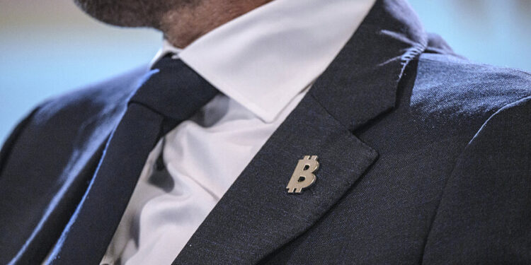 As some tech stocks tumble, cryptocurrency goes over a cliff