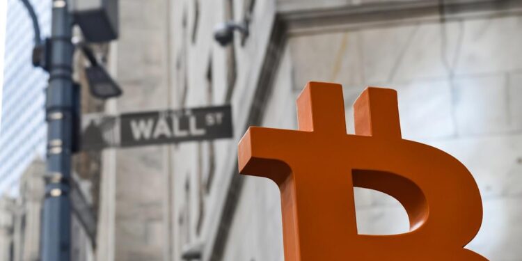 1 Top Cryptocurrency to Buy Before It Soars 120%, According to a Top Wall Street Investment Firm