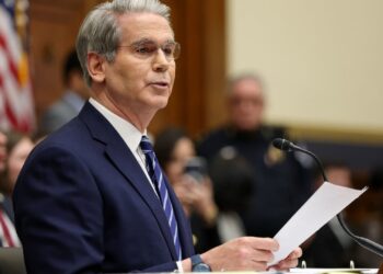 House Dems call for Treasury probe into Trump family crypto venture