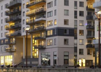 Sun Communities Q4 FFO Resilience Tests Bearish Narratives On Premium Valuation