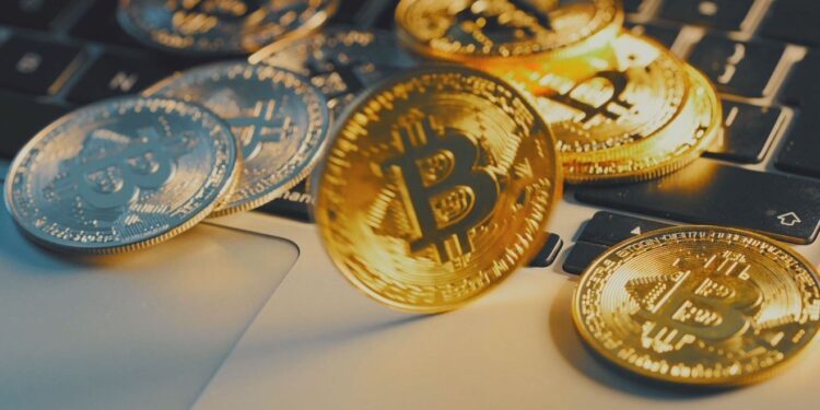 Financial expert weighs economy outlook, cautious investors and cryptocurrency’s latest