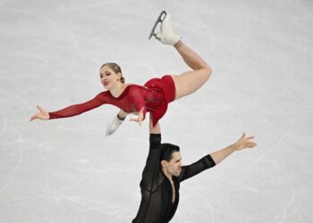 German duo set season best to seize lead in pairs short program at Milan-Cortina-Xinhua