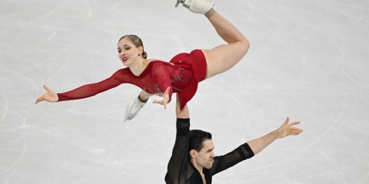 German duo set season best to seize lead in pairs short program at Milan-Cortina-Xinhua