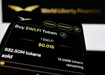 OCC May Give Warren, Scott Access to Trump Bank Application