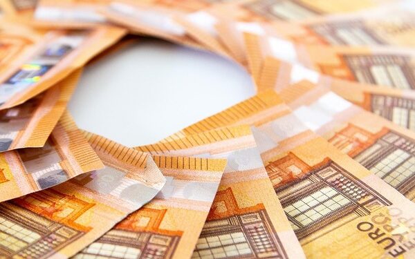 Legendary Comeback Opportunity or Meme Bubble Waiting to Rekt Late Buyers?