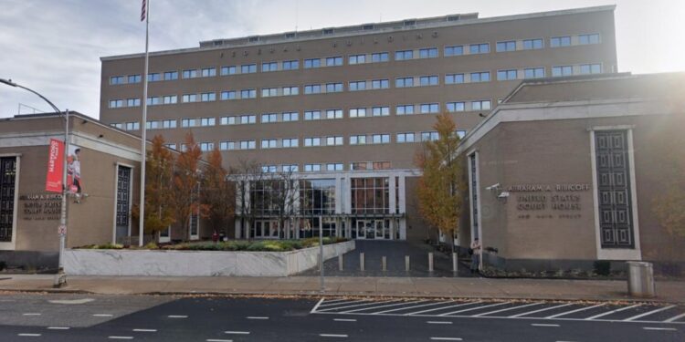 Florida man from Connecticut indicted for $950K cryptocurrency fraud scheme