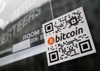 Dogecoin, Ethereum Outpace Bitcoin While Crypto Market Slips Below $2.4 Trillion