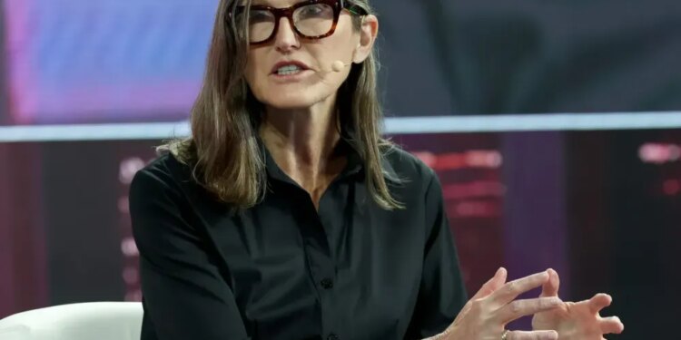 Cathie Wood Backs Bitcoin Over Gold While ARK Invest Adds BMNR, CRCL, HOOD, BLSH