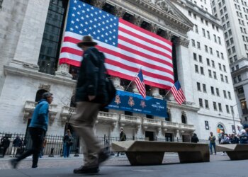 Why ZIM, AAPL, TCNNF, DIS Kept Traders On Edge Today