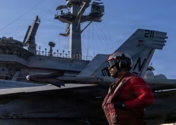 US embassy in Riyadh hit. Israel resumes attacks on Tehran. US: “Hormuz is open