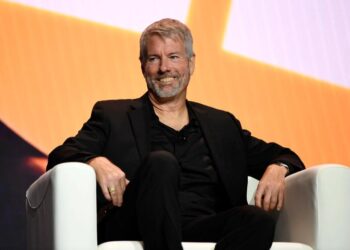 Boris Johnson calling Bitcoin a ‘Ponzi’ draws rebuttal from Michael Saylor and others