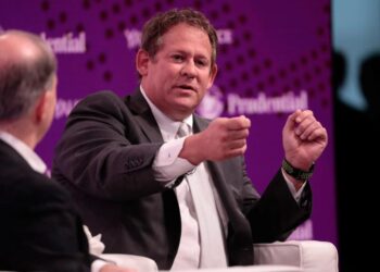 Top Wall Street minds see AI rotation ahead as bitcoin seeks role in new cycle