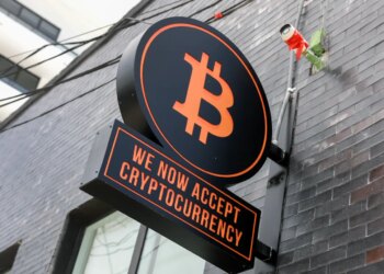 Bitcoin Holds Above $71,000 After Oil Drops On Iran Peace Plan Reports – Dogecoin, Cardano Outperform