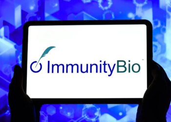 Which Cancer Immunotherapy Stock Has Bigger Breakout Ahead?