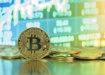 Author of Legendary 700% XRP Prediction Reacts to Crypto Market Collapse, Reveals Bitcoin Price Outlook