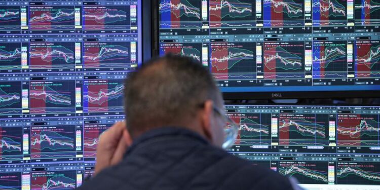BTC declines to $60,000 area as investors turn to stocks for investment gains