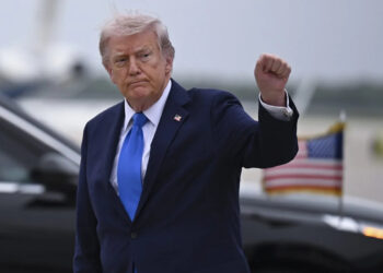 Close to a million investors of the Trump memecoin lost a collective $3.8 billion, even as the president disclosed $636 million in earnings