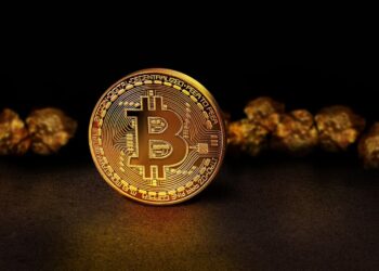 Standard Chartered Maintains $100,000 Bitcoin Price Target for 2026