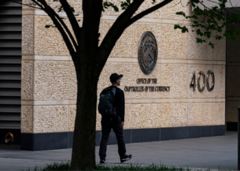 US bank charter wave grows as Trump opens door to fintechs