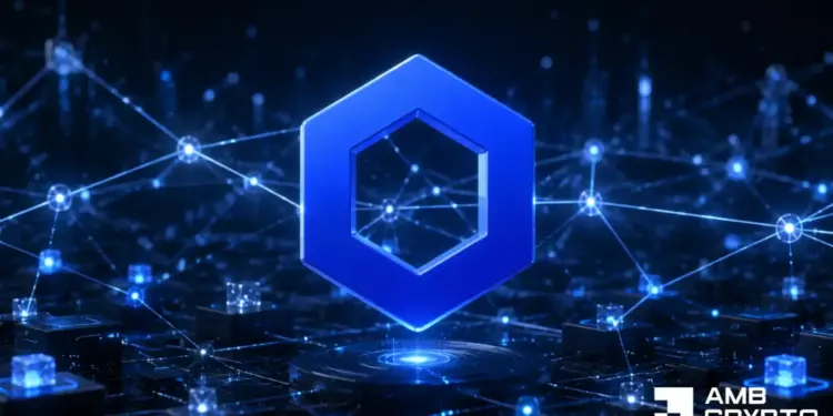 LINK crypto holds $8 as volatility tightens—is Chainlink positioned for a breakout?