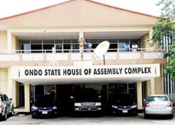Chaos Erupts at Ondo Assmbly as Suspected Thugs Invade Amid Speaker’s Impeachment Battle